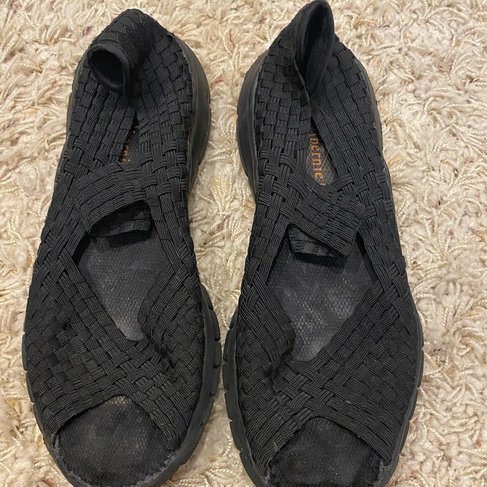 Bernie Mev peep toe shoes